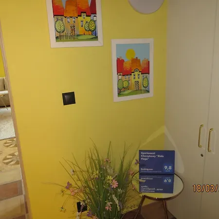 Biala Flaga Z Rowerami I Podworkiem 150m Do Jeziora Apartment *
