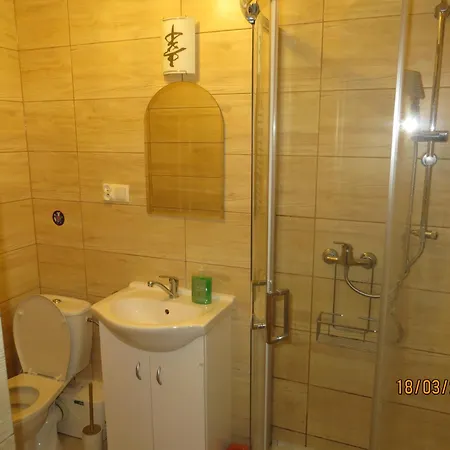Biala Flaga Z Rowerami I Podworkiem 150m Do Jeziora Apartment Charzykowy