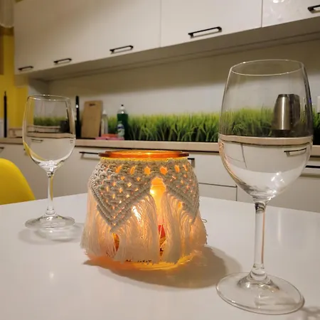 Biala Flaga Charzy 150m Od Jeziora