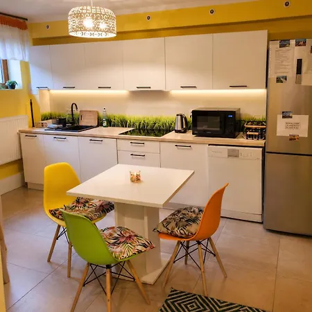 70 M2 Z Podwórkiem I Grillem, 150 M Od Jeziora
