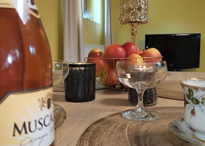 Biala Flaga Charzy 150m Od Jeziora